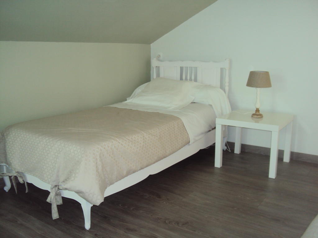 Le Saint Aubin- Maison D Hotes Dans Ce Monastere Du 16 Siecle Amfreville-la-Campagne 객실 사진